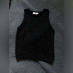 Brooks Clothing brand woman’s pullover sweater